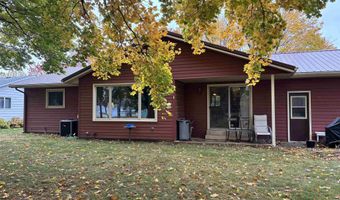 107 Golf Course Dr, Armstrong, IA 50514