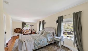 7 Verndale Cir, Bristol, RI 02809