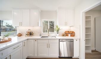 482 Mountain View St, Altadena, CA 91001