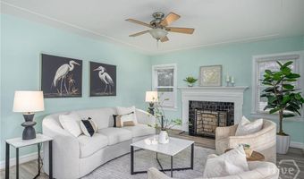14 E 54th St, Savannah, GA 31405
