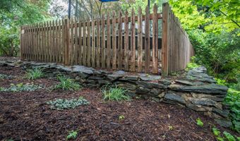 7016 WILSON Ln, Bethesda, MD 20817