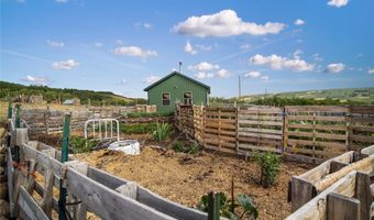 27 Skyline Dr, Babb, MT 59411