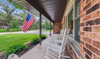 630 Oceola Dr, Algonquin, IL 60102