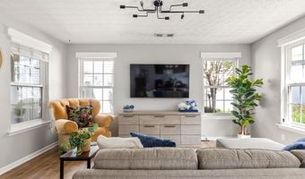 185 Swanee Ln, Woodstock, GA 30188