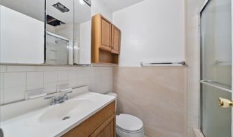 200 Merrick Rd Q, Amityville, NY 11701