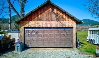 514 EAKIN Rd, Azalea, OR 97410