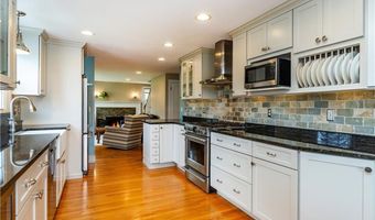 42 Grasslands Rd, East Greenwich, RI 02818