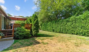 72 Winifred Ave, Warwick, RI 02889