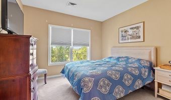 170 Haverhill St 136, Andover, MA 01810