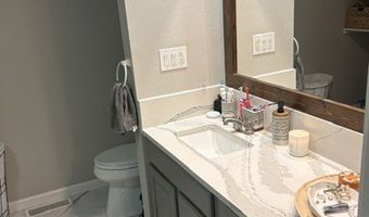 402 Osage Dr, Advance, MO 63730