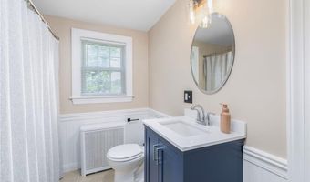 138 Homecrest Ave, North Smithfield, RI 02896
