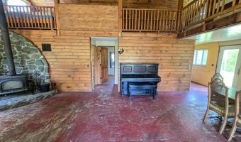 990 W Daniels Rd, Albany, VT 05820