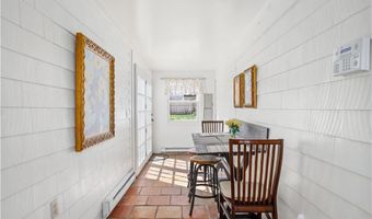 84 Third St, Newport, RI 02840
