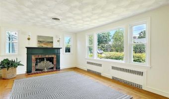23 Robert Cir, Cranston, RI 02905