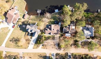 1106 E Lakeshore Dr, Carriere, MS 39426