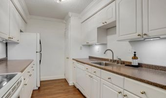 5300 HOLMES RUN Pkwy 417, Alexandria, VA 22304