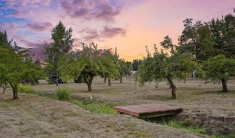 10418 CHAMPOEG Rd, Aurora, OR 97002