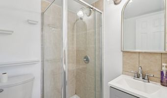 8703 VILLAGE GREEN Ct, Alexandria, VA 22309