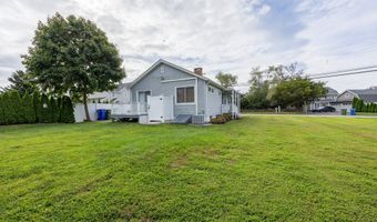 366 Maple Ave, Old Saybrook, CT 06475