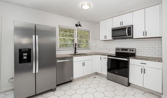 5225 SAKSTON Dr, Anniston, AL 36206