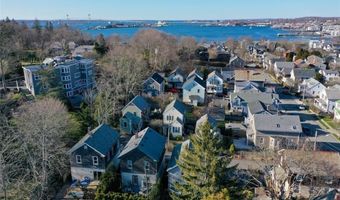 5 Conrad Ct, Newport, RI 02840
