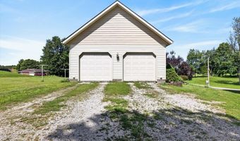 646 S Country Estates Ln, Bloomfield, IN 47424