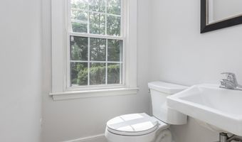 91 Blackstrap Rd, Falmouth, ME 04105