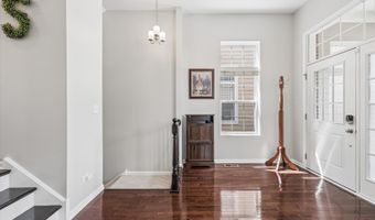 33 N Lincoln Ln, Arlington Heights, IL 60004