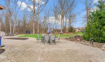 9968 Pebble Beach Cv, Aurora, OH 44202