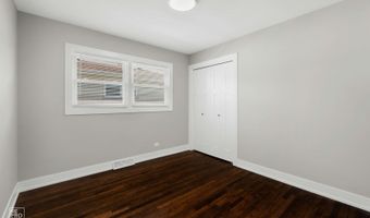 1166 S Highland Ave, Arlington Heights, IL 60005