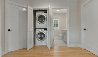176 Medford St 176, Arlington, MA 02474