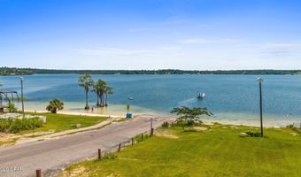 379 Lakepoint Rd, Alford, FL 32420
