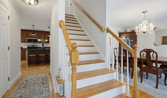 4 Hampshire Hills Dr, Bow, NH 03304