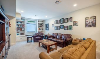 33 S Crossing Way, Bethel, CT 06801