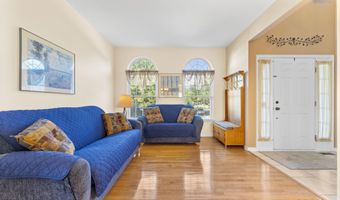 5 Overlook Ct, Bayville, NJ 08721