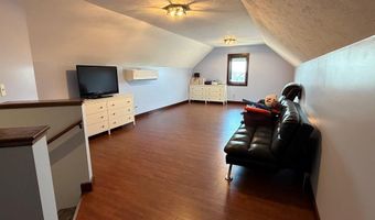 1524 Beechwood Dr, Aurora, NE 68818