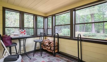 68 Merrimack Rd, Amherst, NH 03031