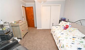 5642 Yorktown Ln, Austintown, OH 44515