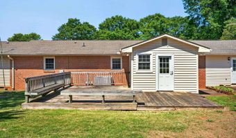 111 Highland Acres Dr, Boiling Springs, SC 29316