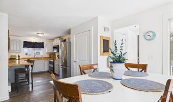 34 Beach Plum Rd, Narragansett, RI 02882