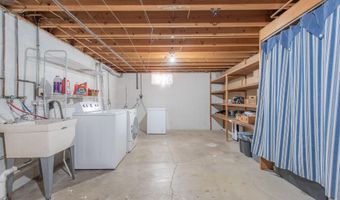 205 Westview Dr, Alma, MI 48801