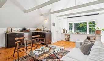 411 Bennett Rd, Barnard, VT 05031