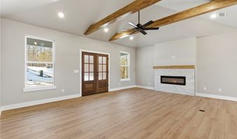 26 Carew Dr, Bella Vista, AR 72714