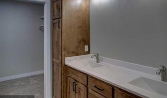 622 Pondhurst Dr, Amery, WI 54001