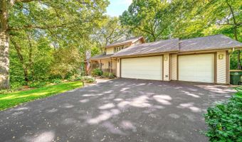 792 Lake Holiday Dr, Hainesville, IL 60548