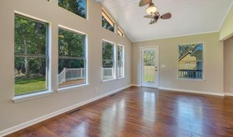 24 Chesterfield Lake Dr, Beaufort, SC 29906