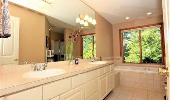 4703 Sawgrass Dr W, Ann Arbor, MI 48108