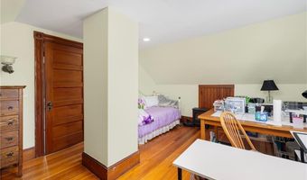 99 Roseneath Ave, Newport, RI 02840