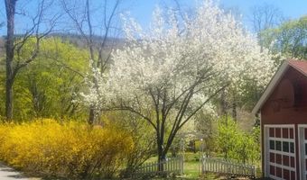 49 Tyler St, Brattleboro, VT 05301
