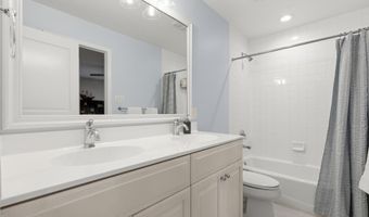7009 LOCH LOMOND Dr, Bethesda, MD 20817